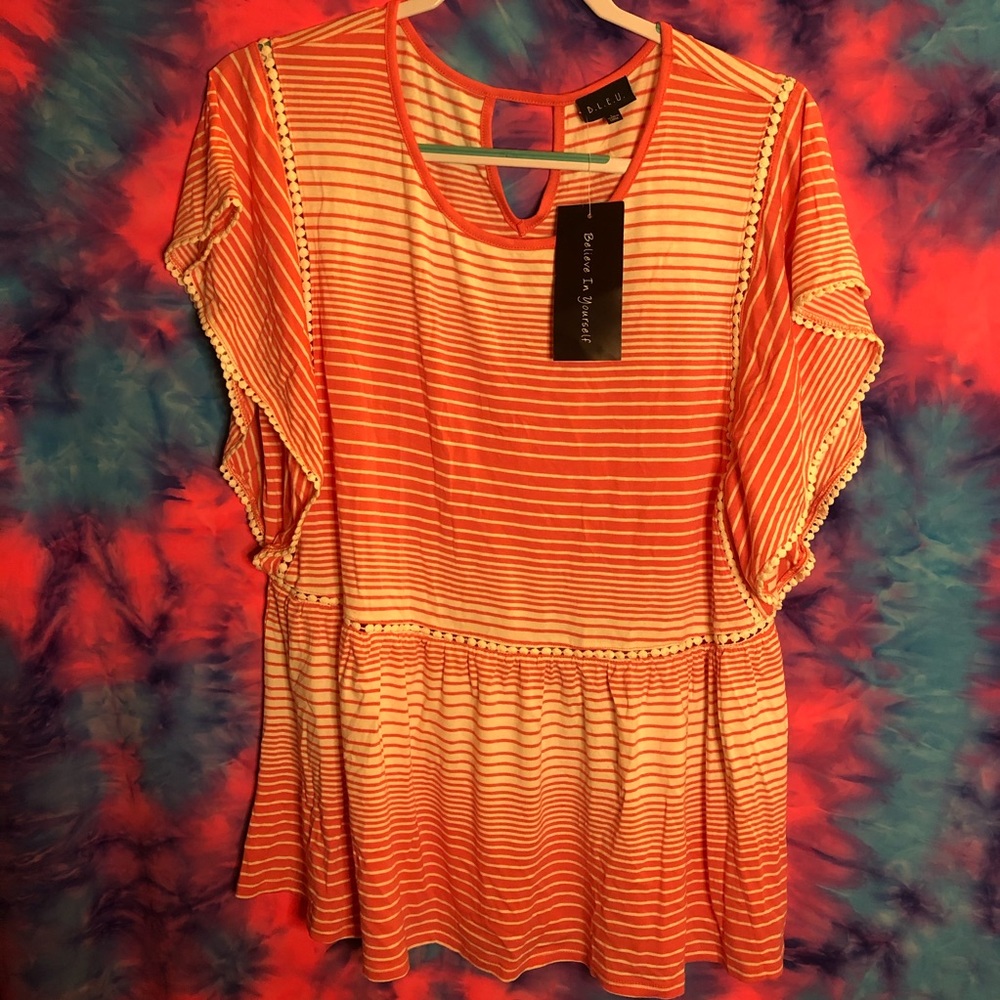 🦋BLEU coral striped shirt w/ lace accents